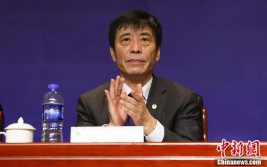 上半场莱万精彩侧身抽射被门将挡出。